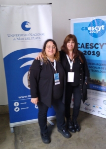 Vanesa Repetto -UNLU- y Viviana Ramallo -CIECTI- durante la participación en el CAESCyT 2019, Mar del Plata.